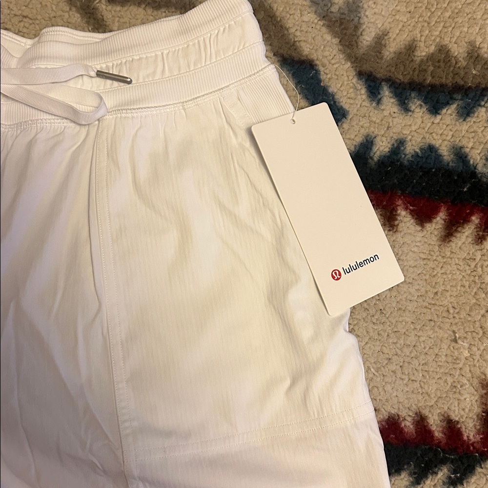 Lululemon White Dance Studio HR Short 3.5” - Picture 4 of 9